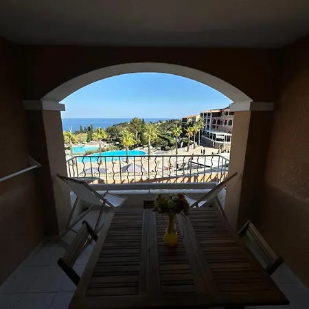 Сasa de vacaciones Cap Esterel 2 Pièces Climatisé Vue Et Piscines Réf E1 219 Saint-Raphaël