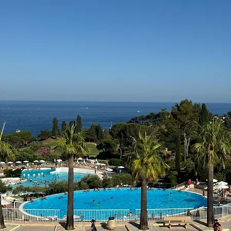 Feriehus Cap Esterel 2 Pieces Climatise Vue Et Piscines Ref E1 219