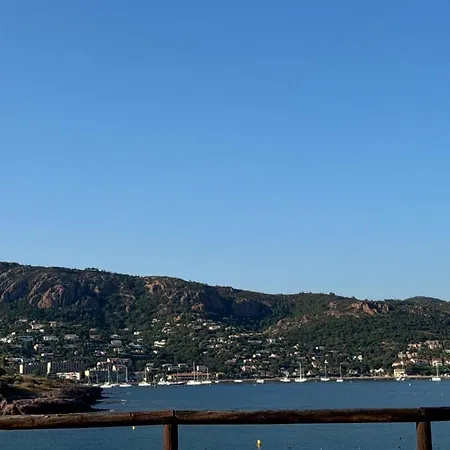 Сasa de vacaciones Cap Esterel 2 Pièces Climatisé Vue Et Piscines Réf E1 219 *